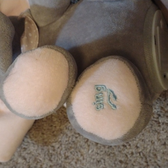 Peek a Boo elephant - Picture 2 of 6